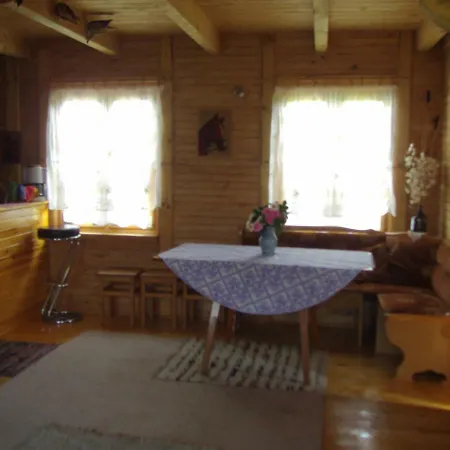 Semesterbostad Domek Wczasowy Nad Samym Jeziorem Gowidlino